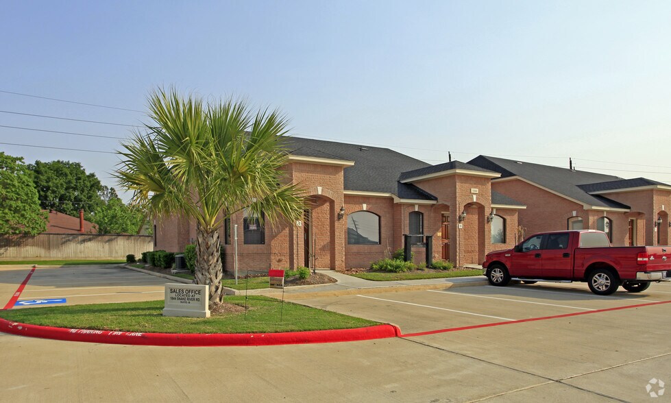 More Photos Of 1844 Snake River Rd, Katy Office Residential For Lease
