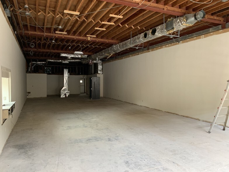 More Photos Of 1990 Washington Valley Rd, Martinsville General Retail For Lease