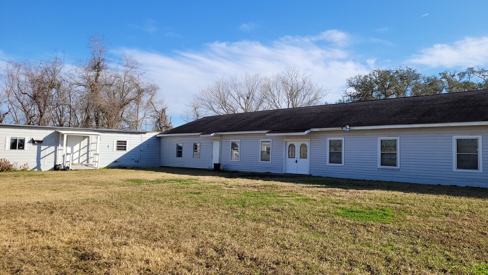 More Photos Of 3922 County Road 353, Brazoria Religious Facility For Sale