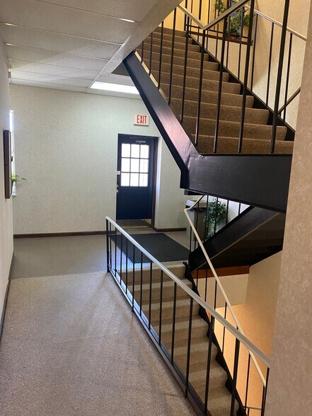 More Photos Of 6660 N High St, Columbus Medical For Sale