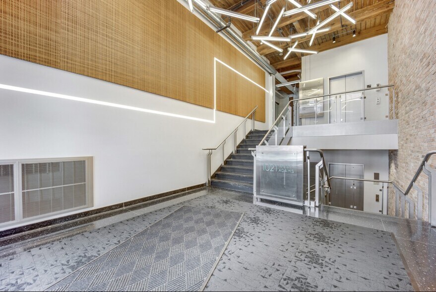 More Photos Of 1021 W Adams St, Chicago Loft Creative Space For Lease