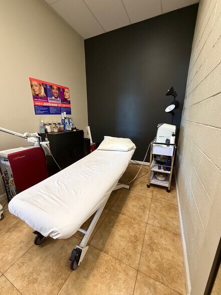 More Photos Of 4318 Maine Ave, Baldwin Park Medical For Lease