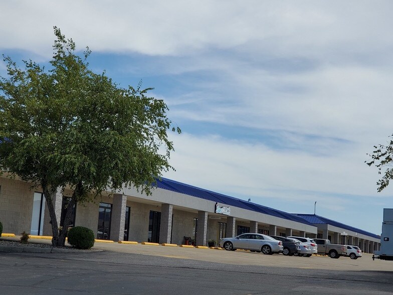 More Photos Of 385 Outlet Ave, Eddyville Unknown For Lease