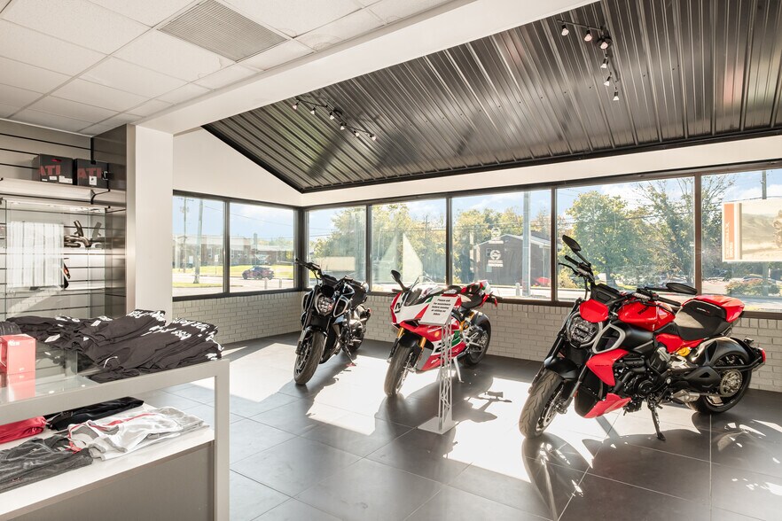 More Photos Of 944 State Route 28, Milford Auto Repair For Lease