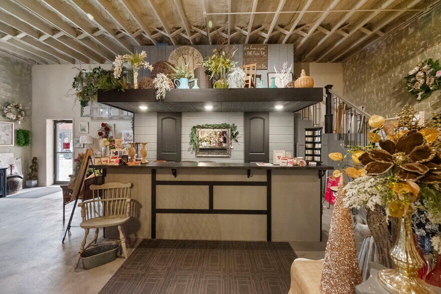 More Photos Of 116 W 3rd St, Brookston Storefront Retail Office For Sale