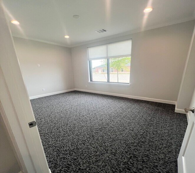 More Photos Of 7700 Preston Rd, Frisco Medical For Sale