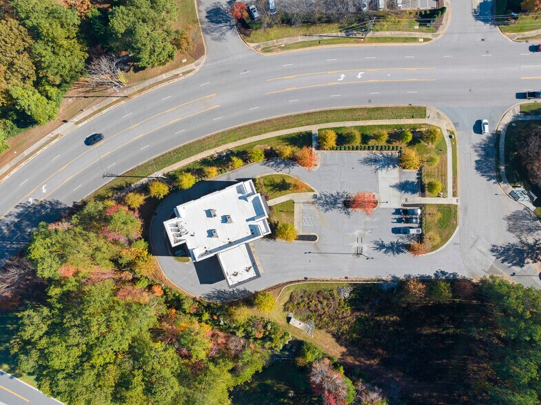 More Photos Of 701 Mutual Ct, Raleigh Office For Sale