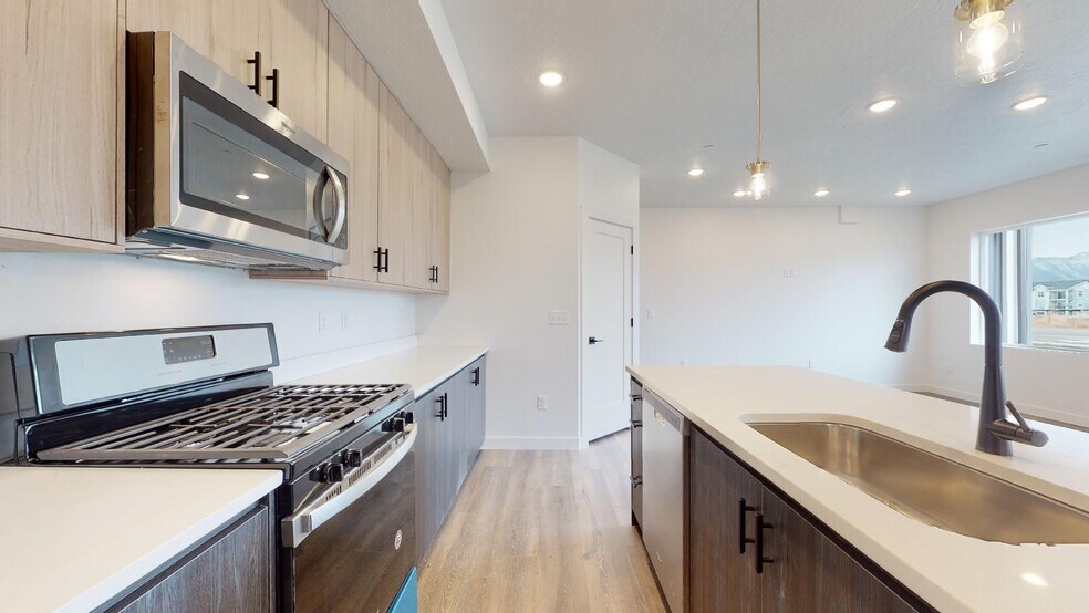 More Photos Of 1378 S Sawmill Blvd, Heber City Apartments For Sale