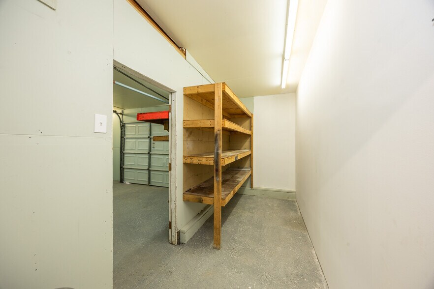 More Photos Of 320 Tilton Rd, Northfield Warehouse For Lease