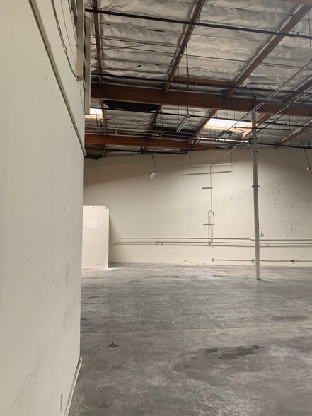 More Photos Of 100 S Reservoir St, Pomona Warehouse For Lease