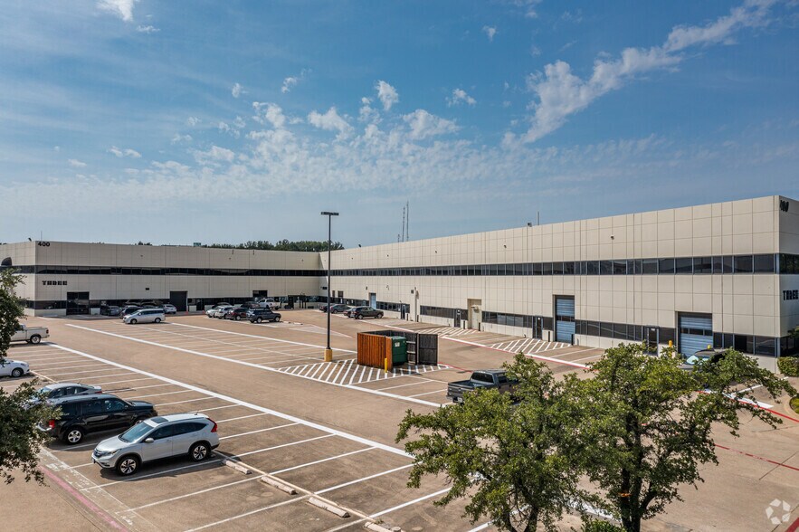 More Photos Of 400 E Royal Ln, Irving Unknown For Lease