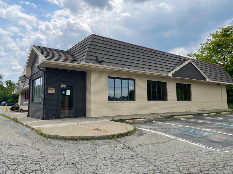 More Photos Of 200 Sheffield Dr, Delmont Restaurant For Lease