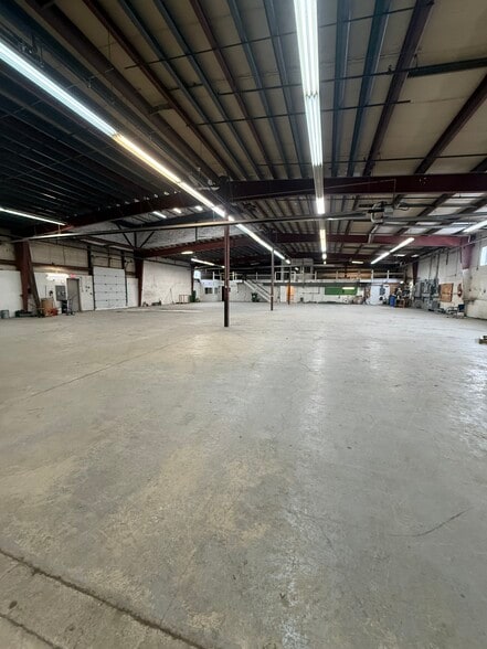 More Photos Of 38 Bruce Cres, Carleton Place Warehouse For Lease