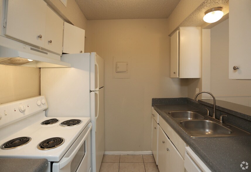 More Photos Of 504 Dudley Cir, Arlington Apartments For Sale