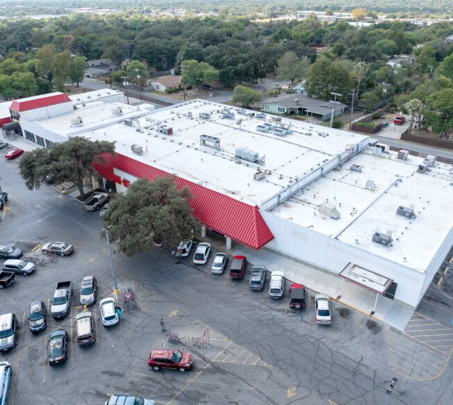 More Photos Of 6829-6841 San Pedro Ave, San Antonio Unknown For Lease
