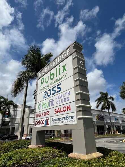 More Photos Of 969-1009 E Commercial Blvd, Oakland Park Unknown For Lease