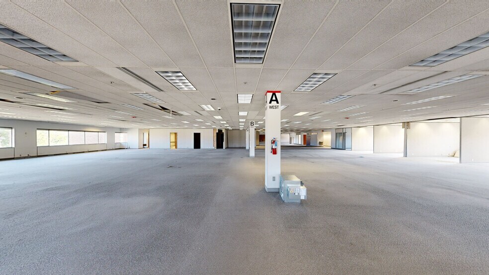 More Photos Of 700 Pilgrim Way, Green Bay Loft Creative Space For Lease