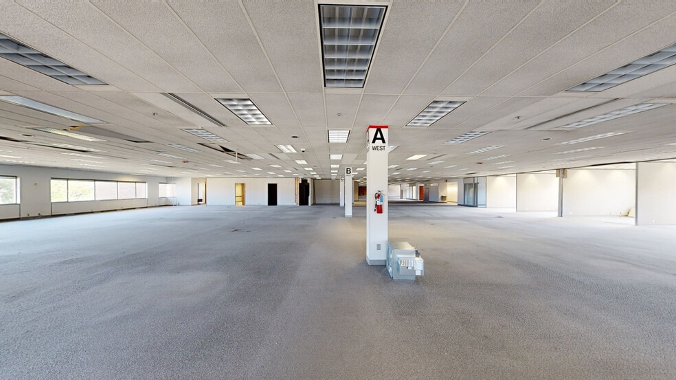 More Photos Of 700 Pilgrim Way, Green Bay Loft Creative Space For Lease