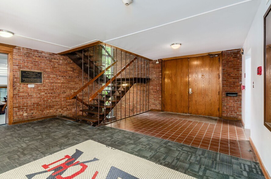 More Photos Of 191 E 15th Ave, Columbus Lodge Meeting Hall For Lease