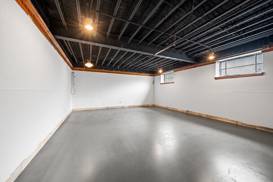 More Photos Of 379 Cherry St, Pottstown Flex For Lease