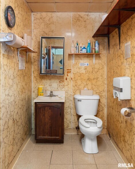 More Photos Of 1217 5th St, Lacon Restaurant For Sale