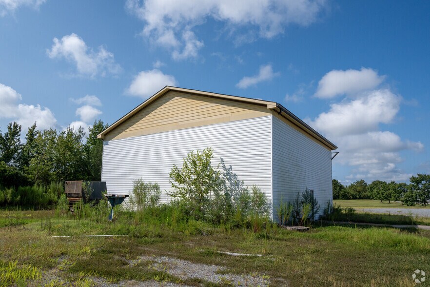 More Photos Of 500 Gateway Dr, Goldsboro Warehouse For Sale