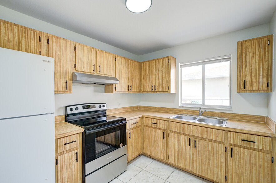 More Photos Of 937 SE 23rd Pl, Cape Coral Apartments For Sale