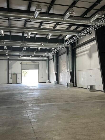 More Photos Of 417 Commerce Ct, Lompoc Manufacturing For Sale