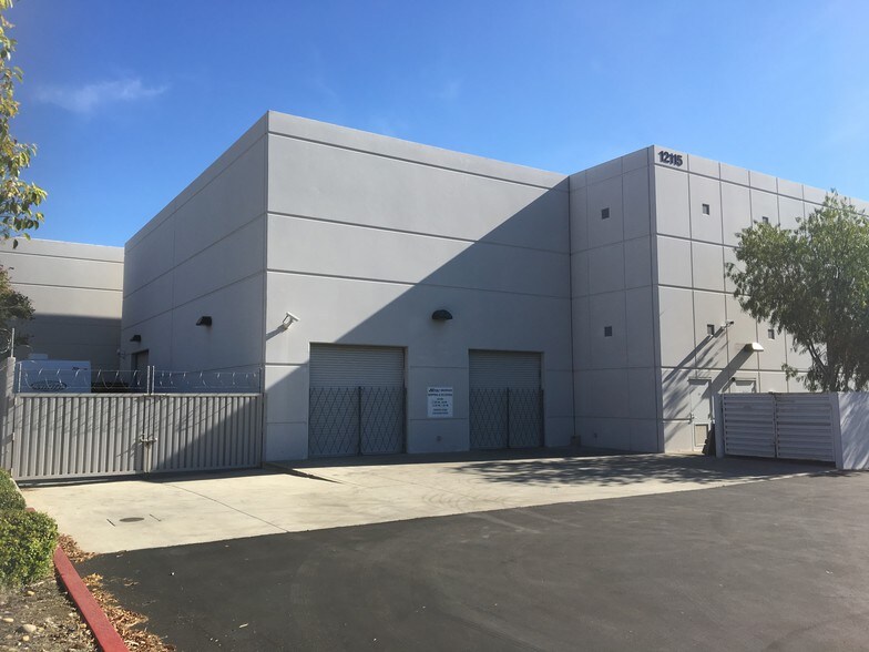 More Photos Of 12115 Paine St, Poway Warehouse For Sale