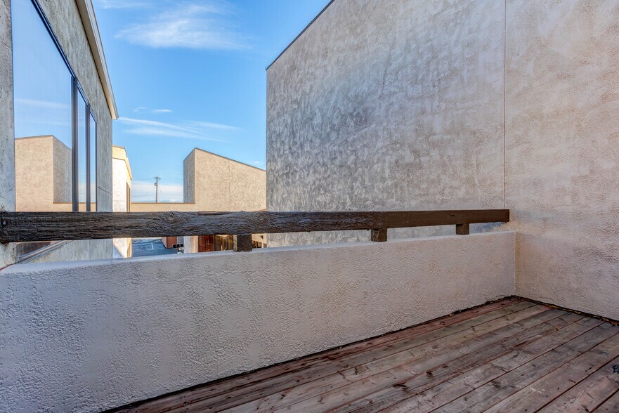 More Photos Of 10 N Washington St, Kennewick Office For Lease