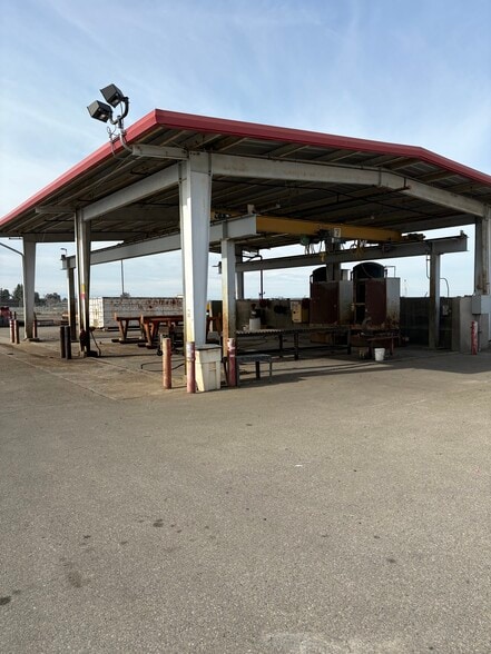 More Photos Of 34598 7th Standard Rd, Bakersfield Warehouse For Sale