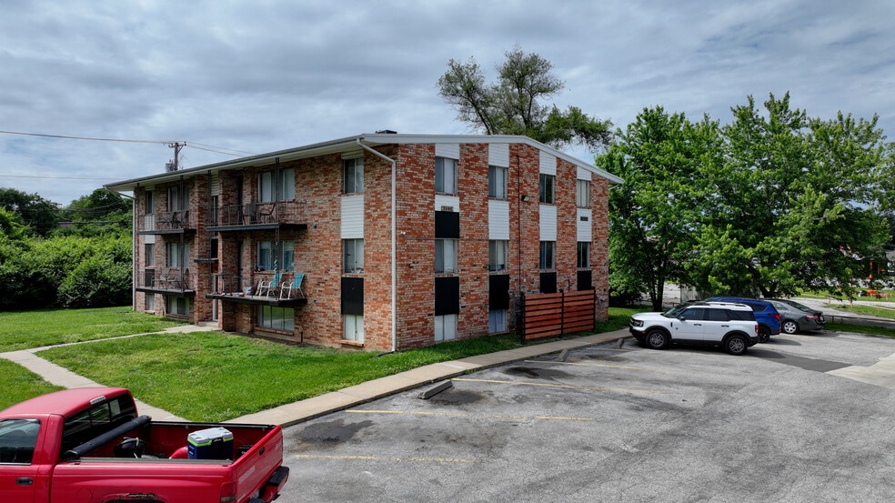 More Photos Of 7402 Overton Ave, Raytown Apartments For Sale