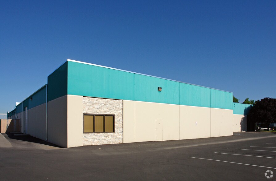 More Photos Of 581-587 Dunn Cir, Sparks Warehouse For Lease
