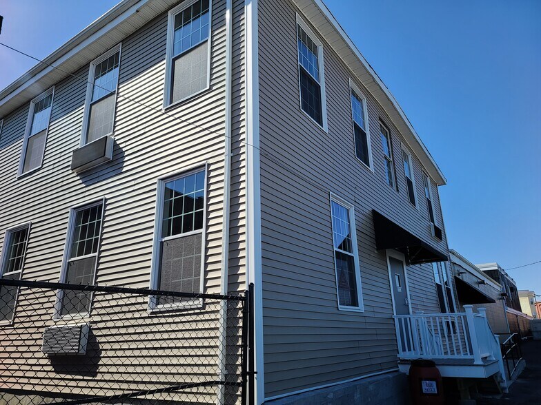 More Photos Of 372 Central Ave, Pawtucket Loft Creative Space For Lease