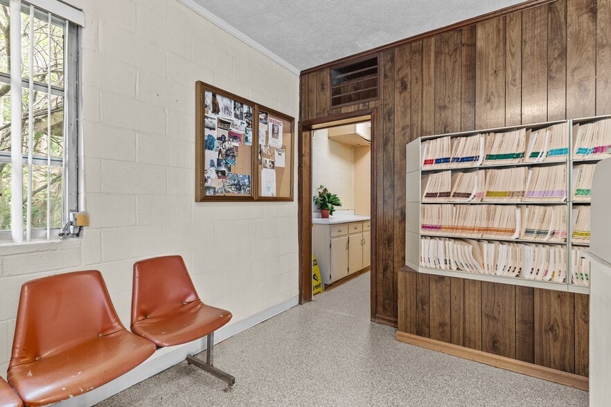 More Photos Of 3522 James B White Hwy, Whiteville Veterinarian Kennel For Sale