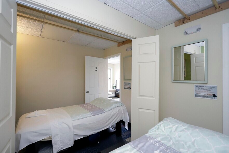 More Photos Of 597 Dartmouth St, Dartmouth Office For Sale