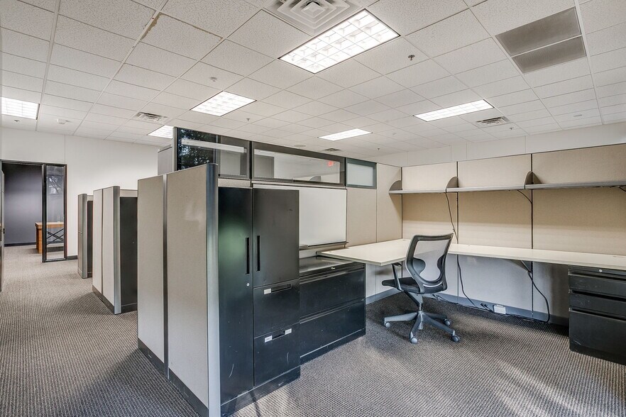 More Photos Of 3262 Chapel Creek Blvd, Fort Worth Office For Lease