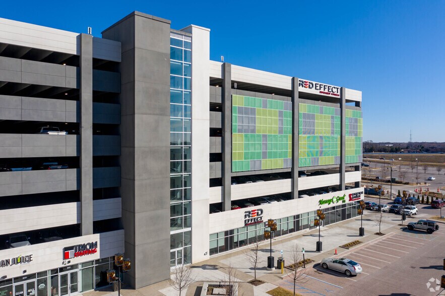 More Photos Of 888 W Big Beaver Rd, Troy Parking Garage For Lease