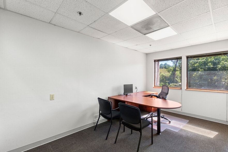 More Photos Of 1820 The Exchange SE, Atlanta Office For Sale