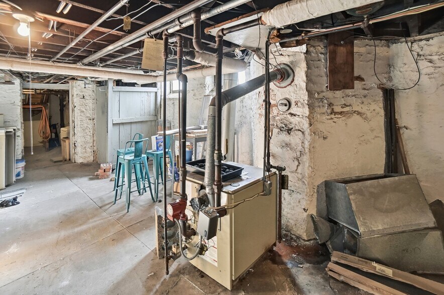 More Photos Of 2337 Victory Pky, Cincinnati Office Residential For Sale