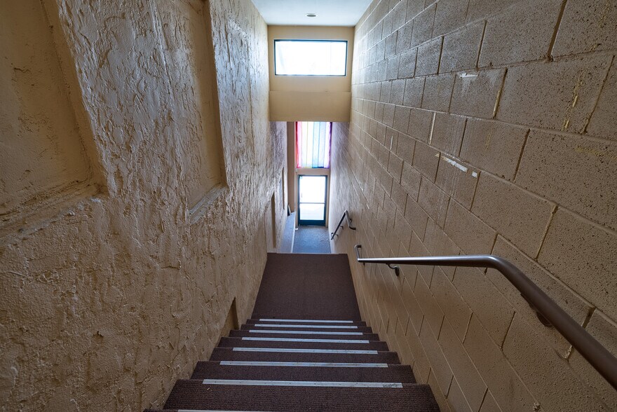 More Photos Of 369 N Palm Canyon Dr, Palm Springs Restaurant For Lease