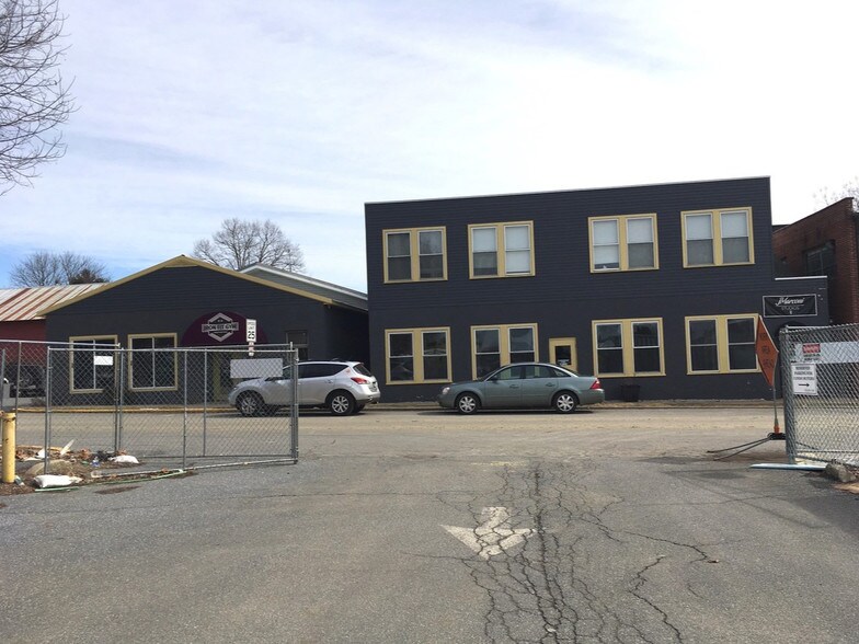 More Photos Of 105 Warwick St, Lititz Freestanding For Sale