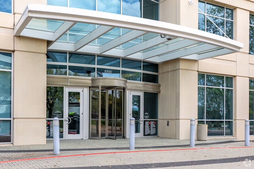 More Photos Of 8500 Freeport Pkwy, Irving Office For Lease