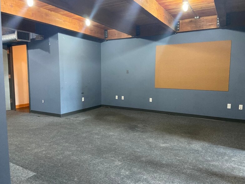 More Photos Of 10 Lackawanna Plz, Montclair Storefront Retail Office For Lease