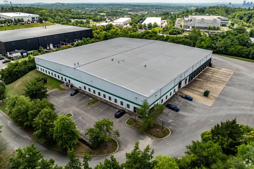 More Photos Of 125 Fernco Dr, Nashville Warehouse For Lease