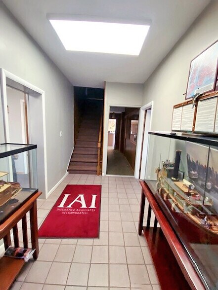 More Photos Of 720 New London Rd, Newark Office For Sale