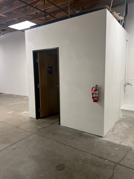 More Photos Of 1375 E Fairview Ave, Meridian Unknown For Lease