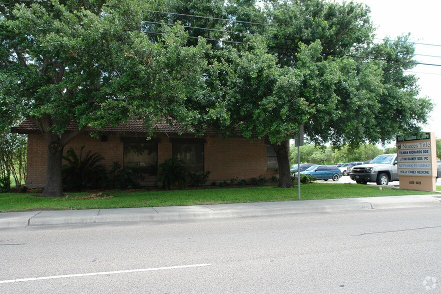 More Photos Of 5426 Holly Rd, Corpus Christi Office For Sale