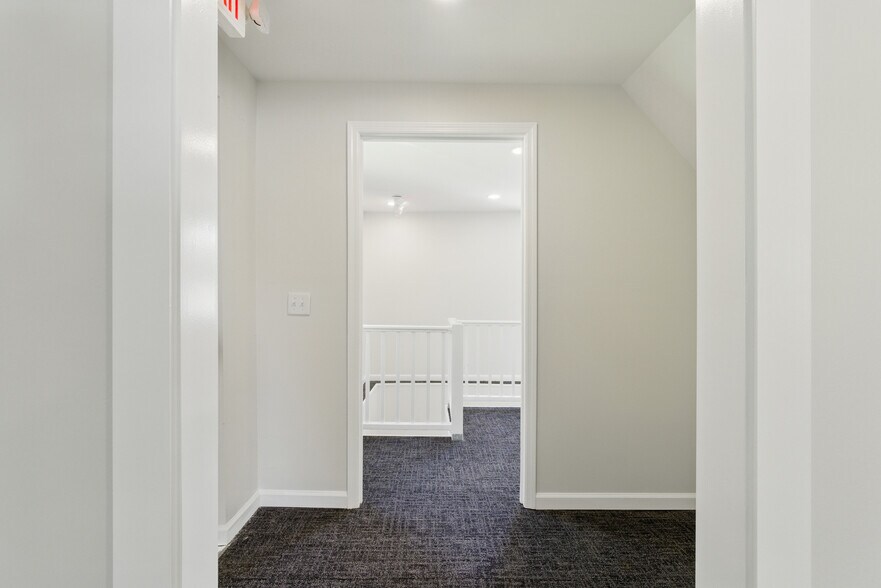 More Photos Of 700 Chickamauga Ave, Rossville Loft Creative Space For Sale