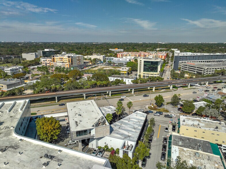 More Photos Of 5958 S Dixie Hwy, South Miami Restaurant For Lease